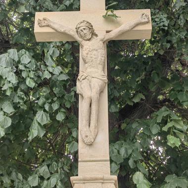 Oprava sochy a kříže